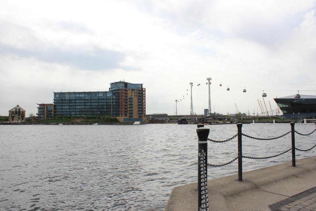 Royal Victoria Docks Apartamento Londres Exterior foto