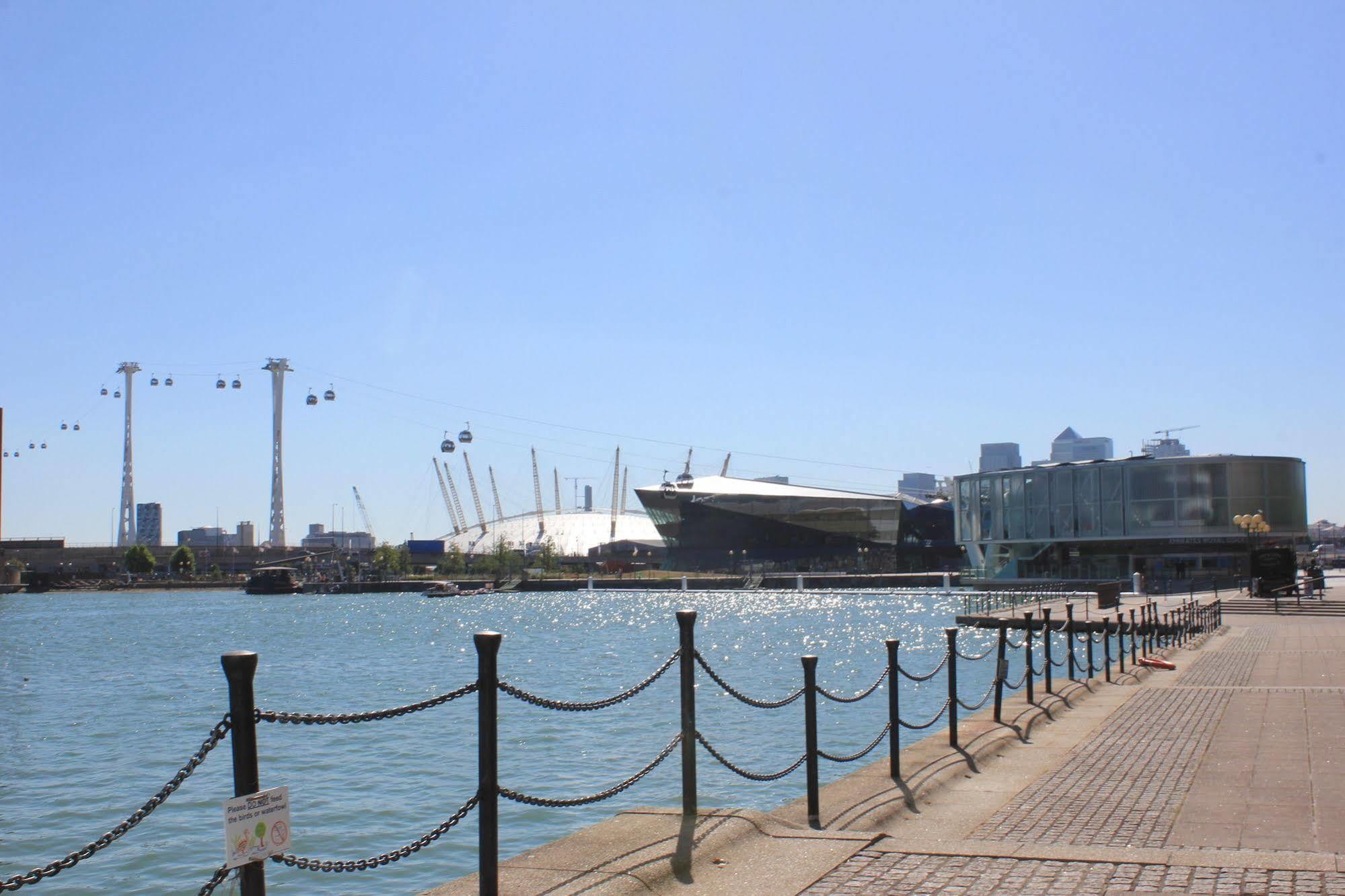 Royal Victoria Docks Apartamento Londres Exterior foto